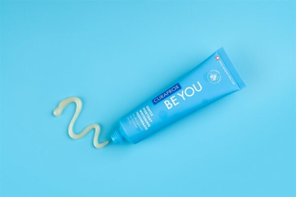 CURAPROX Be you Brombeere+Lakrit blau Karton 60 ml